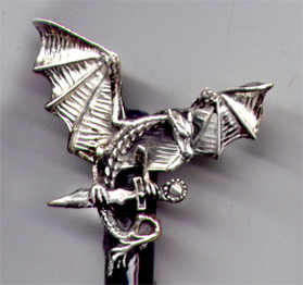 dragonswordcufront.jpg (55048 bytes)